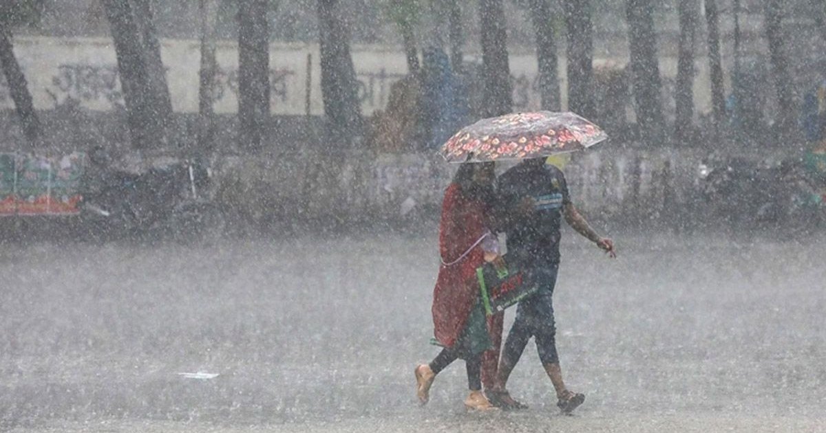 আকাশে 'গর্জন' নামে বৃষ্টিবলয়, আগামী কয়েকদিনে বড় পরিবর্তনের পূর্বাভাস