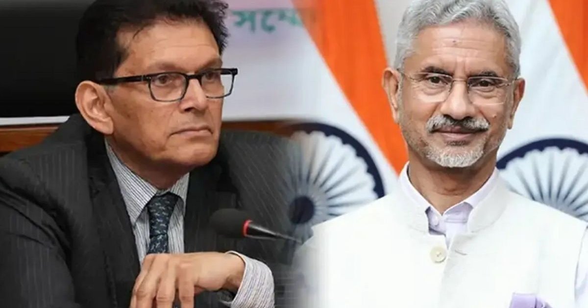 ভারত-বাংলাদেশ পররাষ্ট্রমন্ত্রীদের যৌথ ফ্লাইটে মরিশাস যাত্রা: কূটনৈতিক সম্পর্কে নতুন মাত্রা