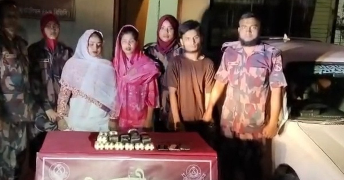 কক্সবাজারে প্রাইভেটকারের তেলের ট্যাংকে লুকিয়ে ৪২ হাজার ইয়াবা পাচার, ৩ জন আটক