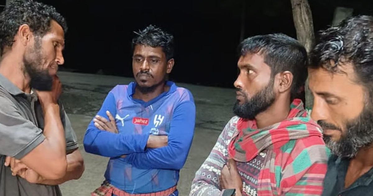 সুন্দরবনে মধু সংগ্রহকালে নৌকাডুবি: চার মৌয়াল উদ্ধার, চারজন নিখোঁজ