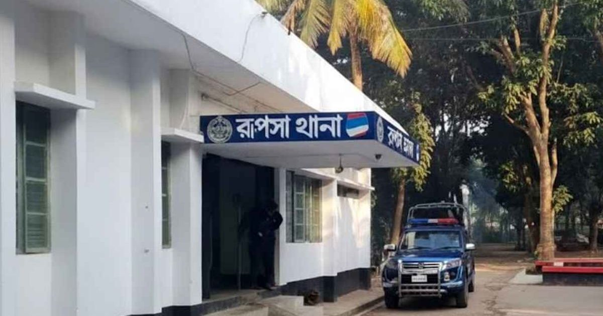 খুলনায় মাদকের টাকার জন্য মাকে লাঠি দিয়ে পিটিয়ে হত্যার অভিযোগ, ছেলে আটক