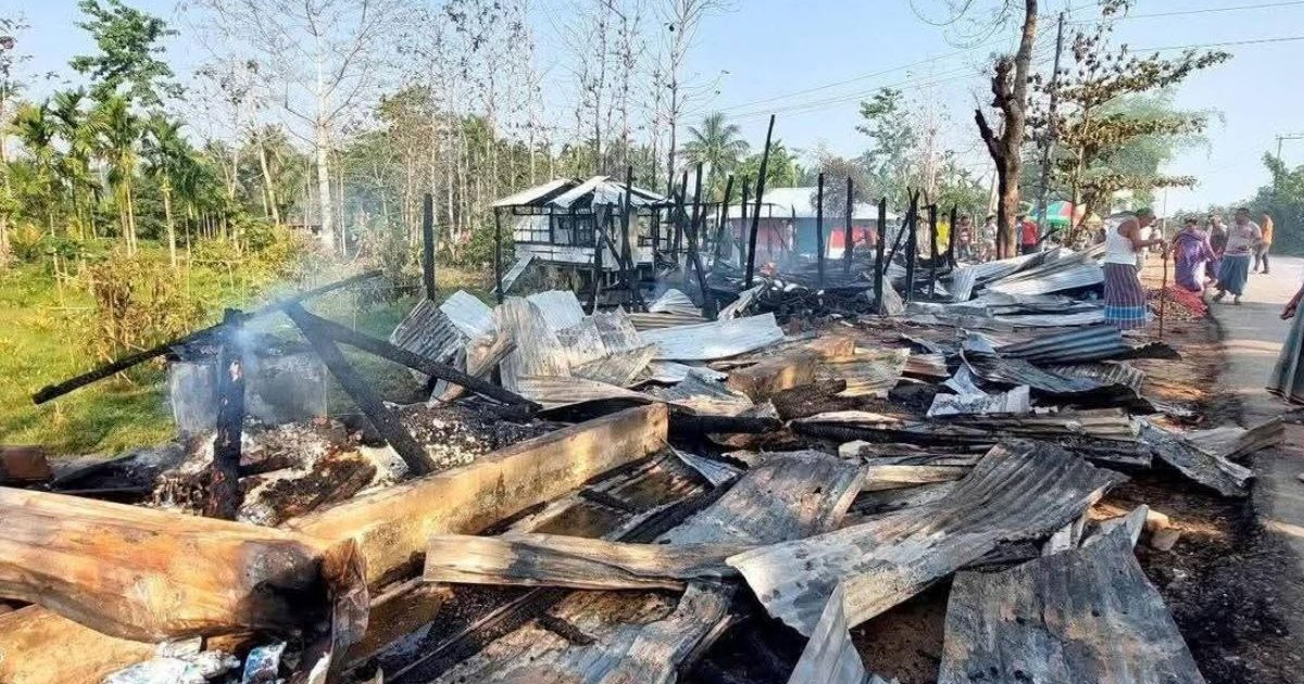 খাগড়াছড়ির দীঘিনালায় অগ্নিকাণ্ডে ৯ দোকান পুড়ে ছাই, ক্ষতি ৮ লাখ টাকা