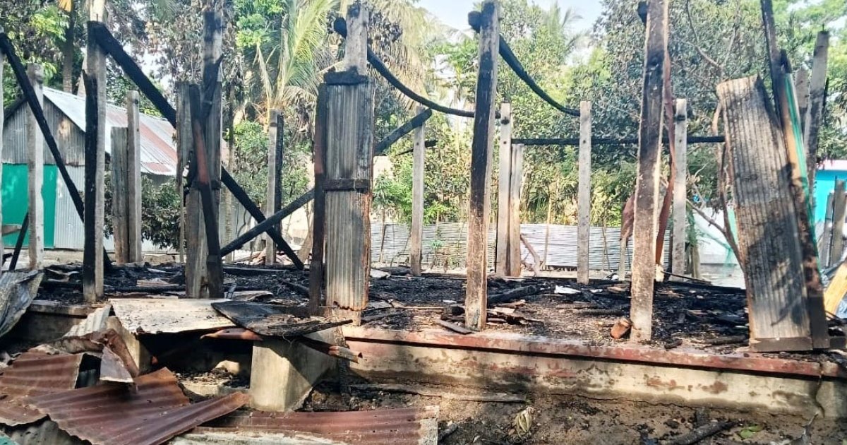 কুমিল্লার চান্দিনায় মাদকাসক্ত যুবকের নিজ ঘরে অগ্নিসংযোগ, পরিবার জীবনহুমকিতে