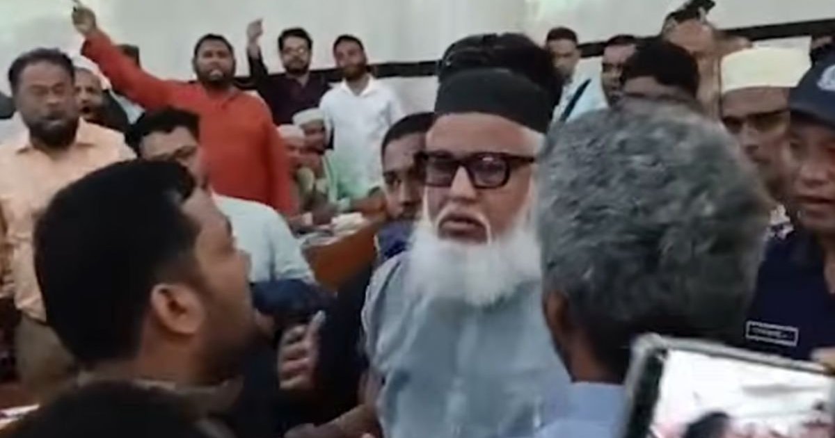 কুমিল্লায় এপেক্স ক্লাবের অনুষ্ঠানে অসৌজন্যমূলক আচরণের ঘটনায় বিচারপতি আব্দুল মান্নানকে বিচারকাজ থেকে সরিয়ে দিলেন প্রধান বিচারপতি
