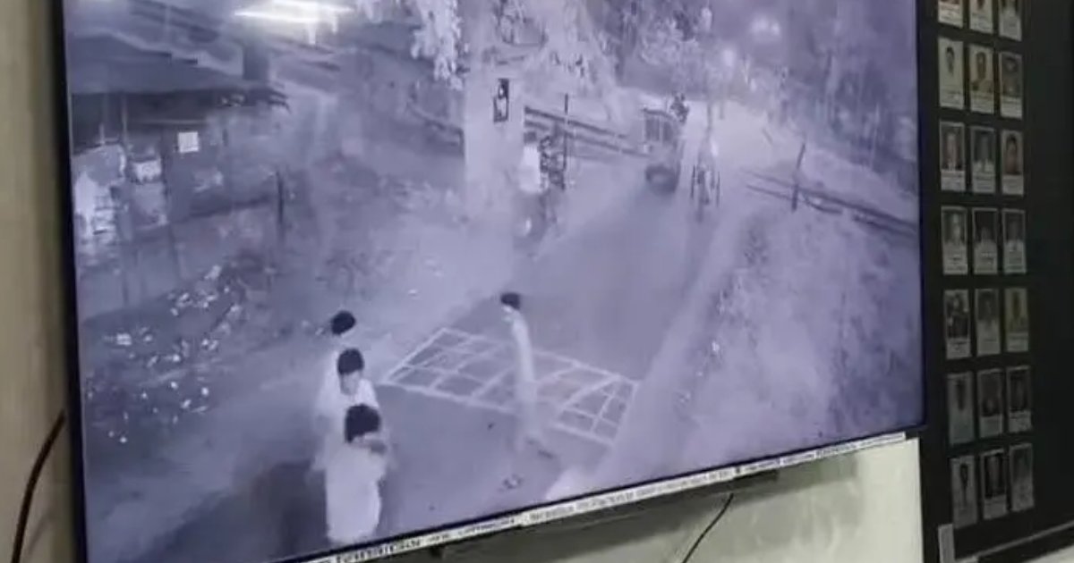 ধূমপান নিষেধ করায় জুনিয়রের হামলার শিকার সিনিয়র শিক্ষার্থী