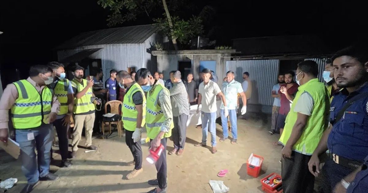 যুবকের কোদালের আঘাতে নিহত দাদি-ফুপু-প্রতিবেশী, ঘাতক পলাতক