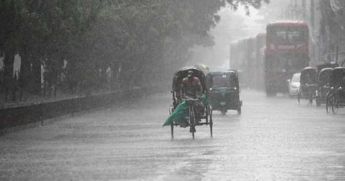ঢাকায় ৬৫ মিমি বৃষ্টি, চলাচলে বিঘ্ন, আরও বৃষ্টির সম্ভাবনা