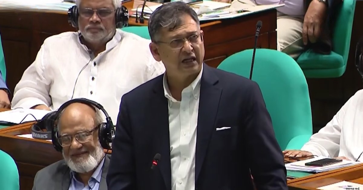 জামায়াত নেতার ‘শিশু মুক্তিযোদ্ধা’ দাবিকে স্বাগত জানালেন স্বরাষ্ট্রমন্ত্রী