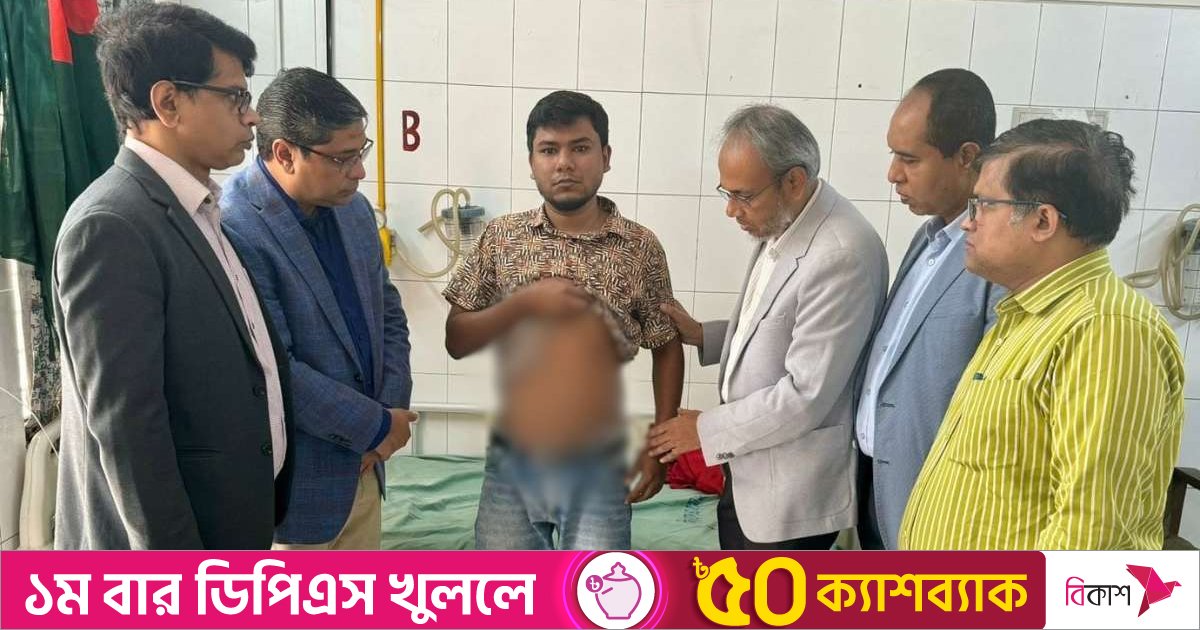 অনুমতি ছাড়াই দেশে ভারতীয় চিকিৎসকরা কাজ করে যাচ্ছেন: ডা. রফিক