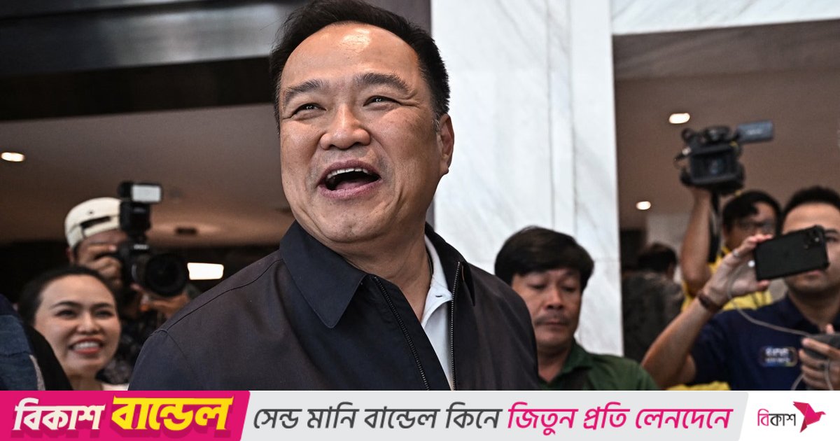 Xonanda Trishaning kokraklari fotosuratlari