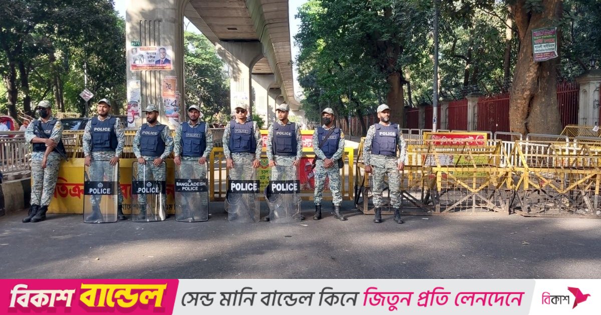 ভোর থেকে কঠোর তল্লাশি, আদালতপাড়ায় সতর্কতা সর্বোচ্চ