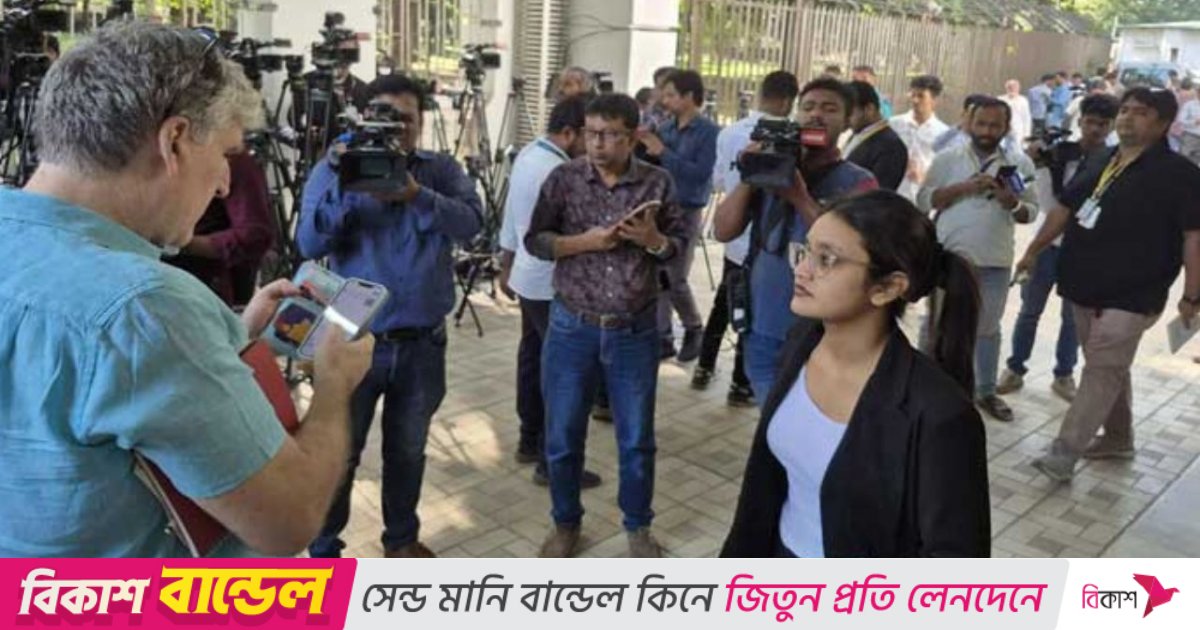 ট্রাইব্যুনালে দেশি-বিদেশি গণমাধ্যমকর্মীদের ভিড়