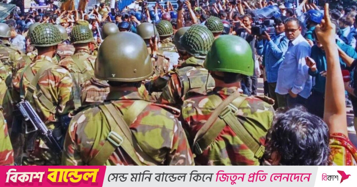 ধানমন্ডি ৩২ ভাঙার বুলডোজার আটকে দিলো সেনাবাহিনী