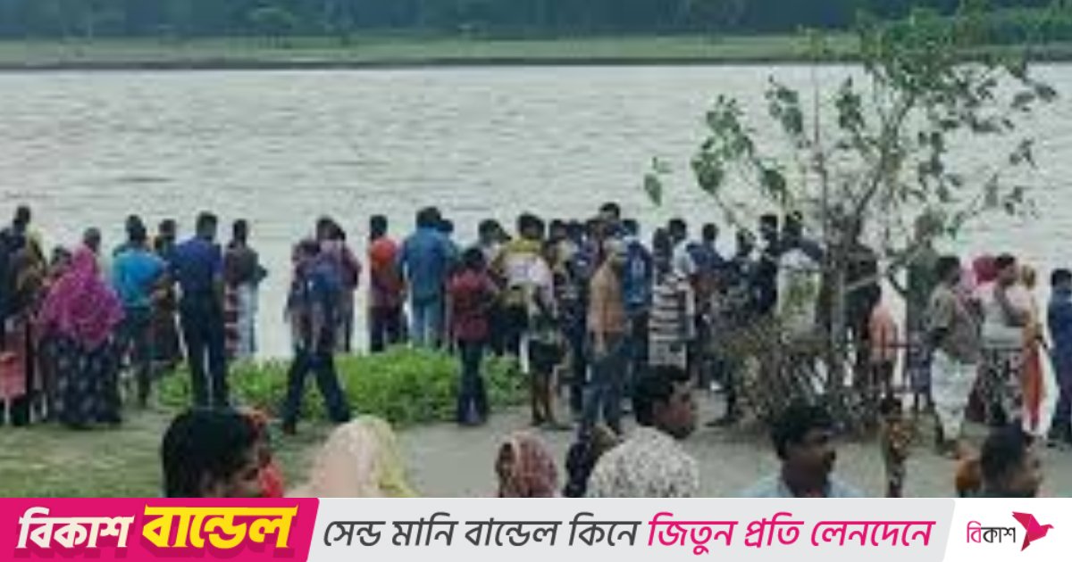 পদ্মায় ডুবে গেল কৃষকের ‘ডুঙ্গা’ নৌকা, দুজনের মৃত্যু