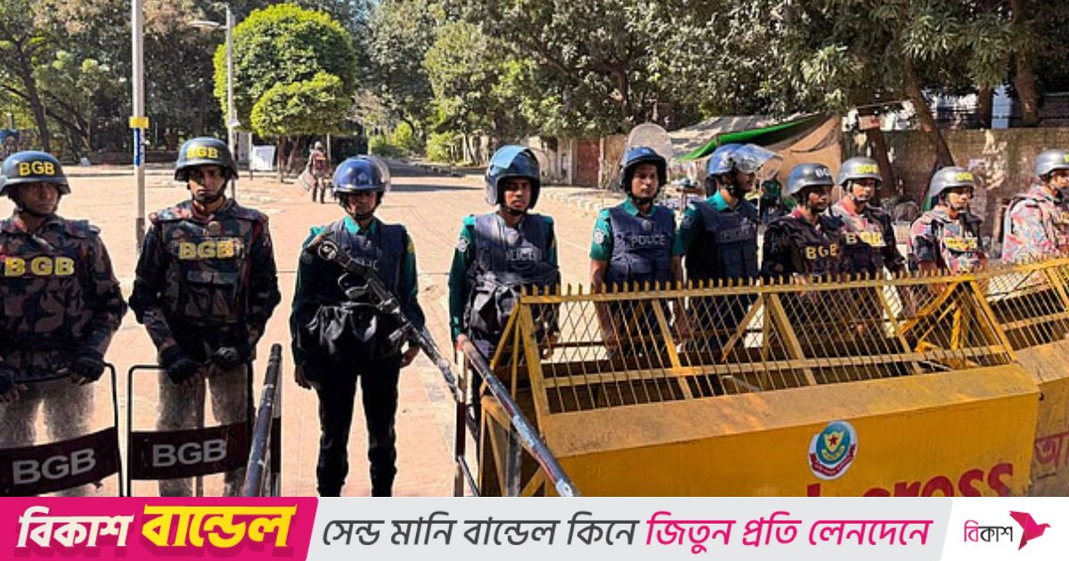 ধানমন্ডি ৩২ থেকে এক্সকাভেটর সরিয়ে নেওয়া হয়েছে