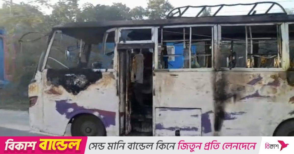 লক্ষ্মীপুরে গ্যারেজে থাকা বাসে দুর্বৃত্তদের আগুন, আটক ৩