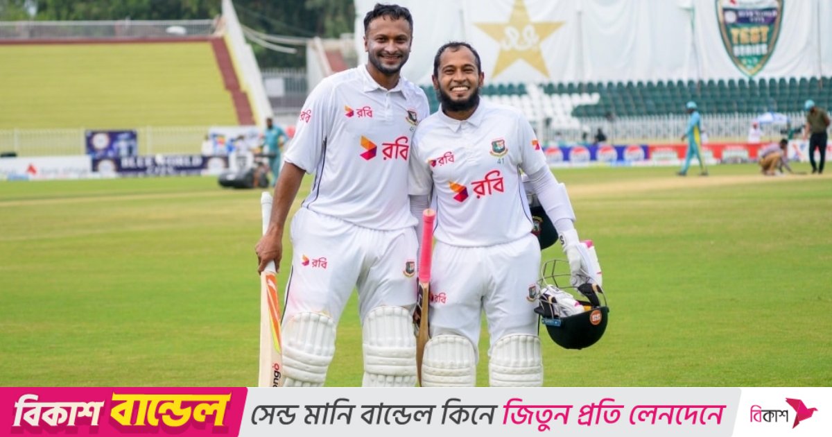 মুশফিককে ‘নিজের অধিনায়ক’ বলে প্রশংসায় ভাসালেন সাকিব