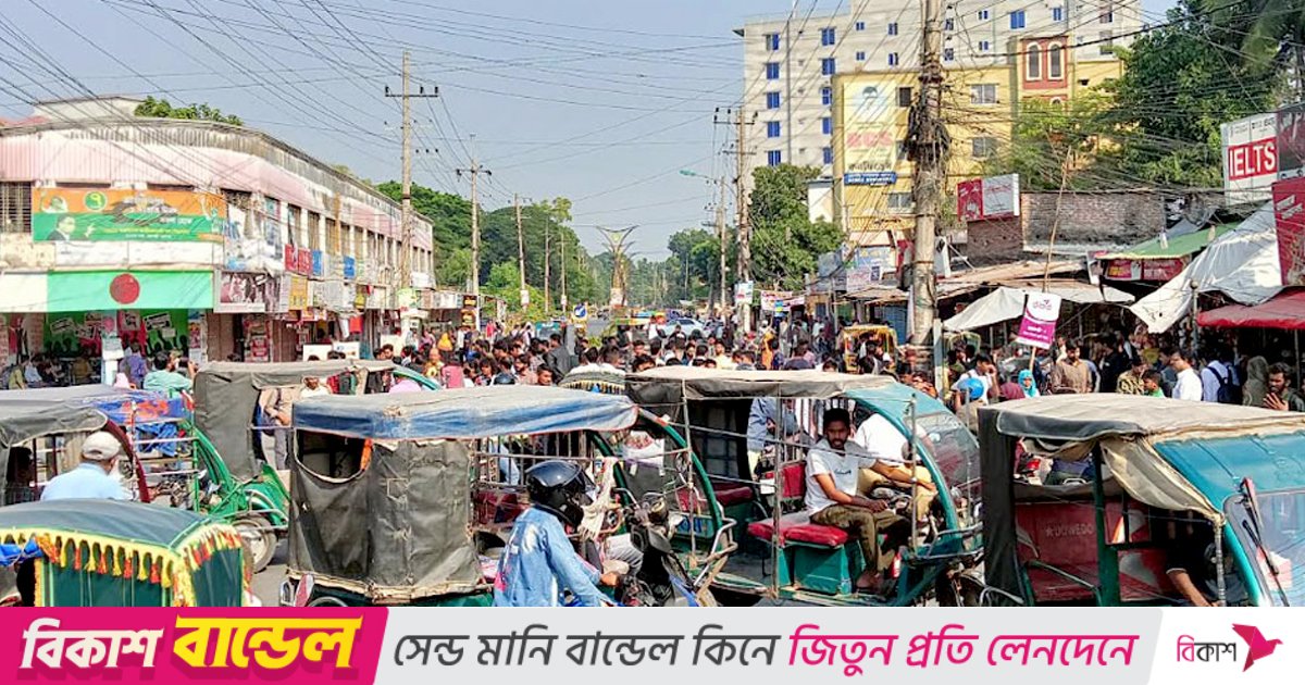 রাবি শিক্ষার্থীদের ওপর হামলার প্রতিবাদে মহাসড়ক অবরোধ, যান চলাচল বন্ধ