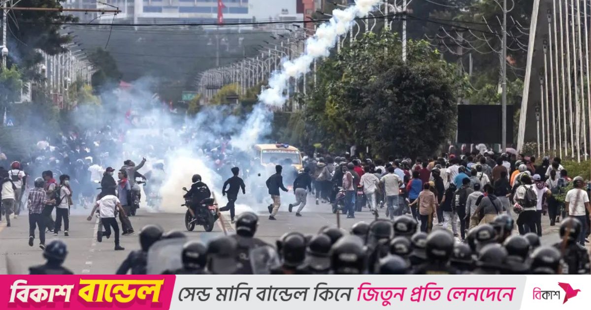 ফের উত্তপ্ত নেপাল, ওলির সমর্থকদের সঙ্গে জেন-জিদের সংঘর্ষ, কারফিউ