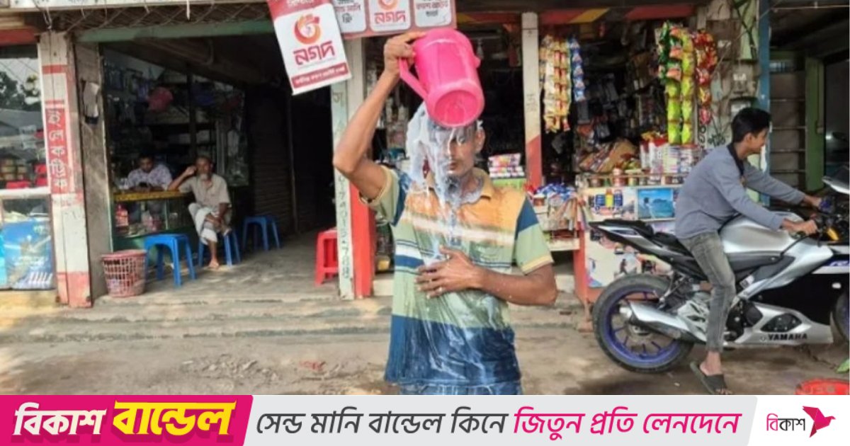 দুধ দিয়ে গোসল করে রাজনীতি ছাড়লেন স্বেচ্ছাসেবক দল নেতা