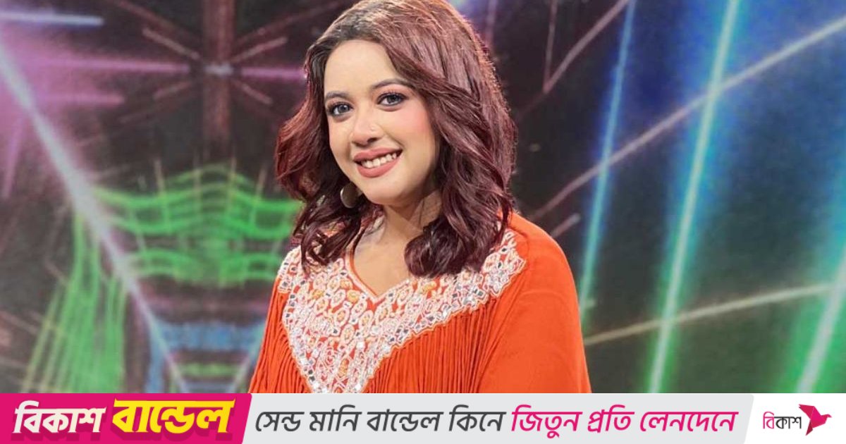 কনসার্টে অবরুদ্ধ থেকে পালানোর খবর নিয়ে মুখ খুললেন ঐশী