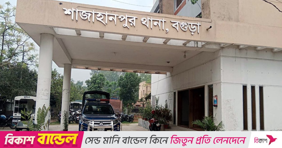 দুই শিশুর গলাকাটা লাশের পাশে ঝুলছিল মায়ের মরদেহ