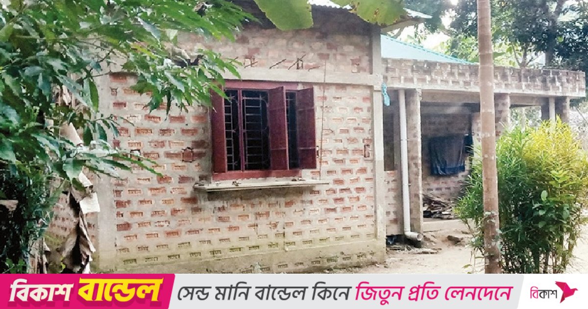 সংরক্ষিত বনের ভেতর নির্মিত হচ্ছে পাকা স্থাপনা