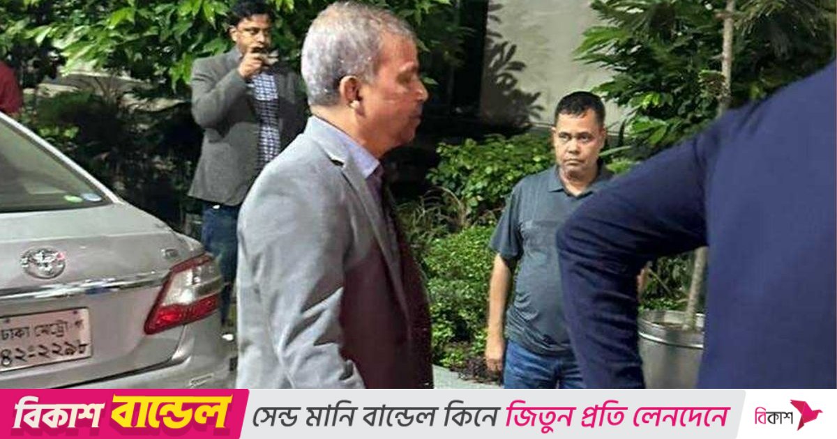 সিসিইউতে খালেদা জিয়া: আইন উপদেষ্টাসহ হাসপাতালে এসেছেন বিএনপির নেতা-কর্মীরা