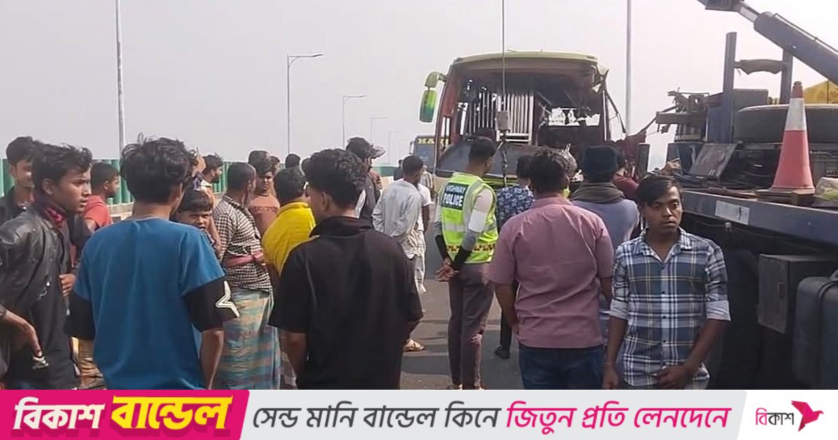 ঢাকা-ভাঙ্গা এক্সপ্রেসওয়েতে বাস-ট্রাক সংঘর্ষে ৩ জন নিহত, আহত ১৫