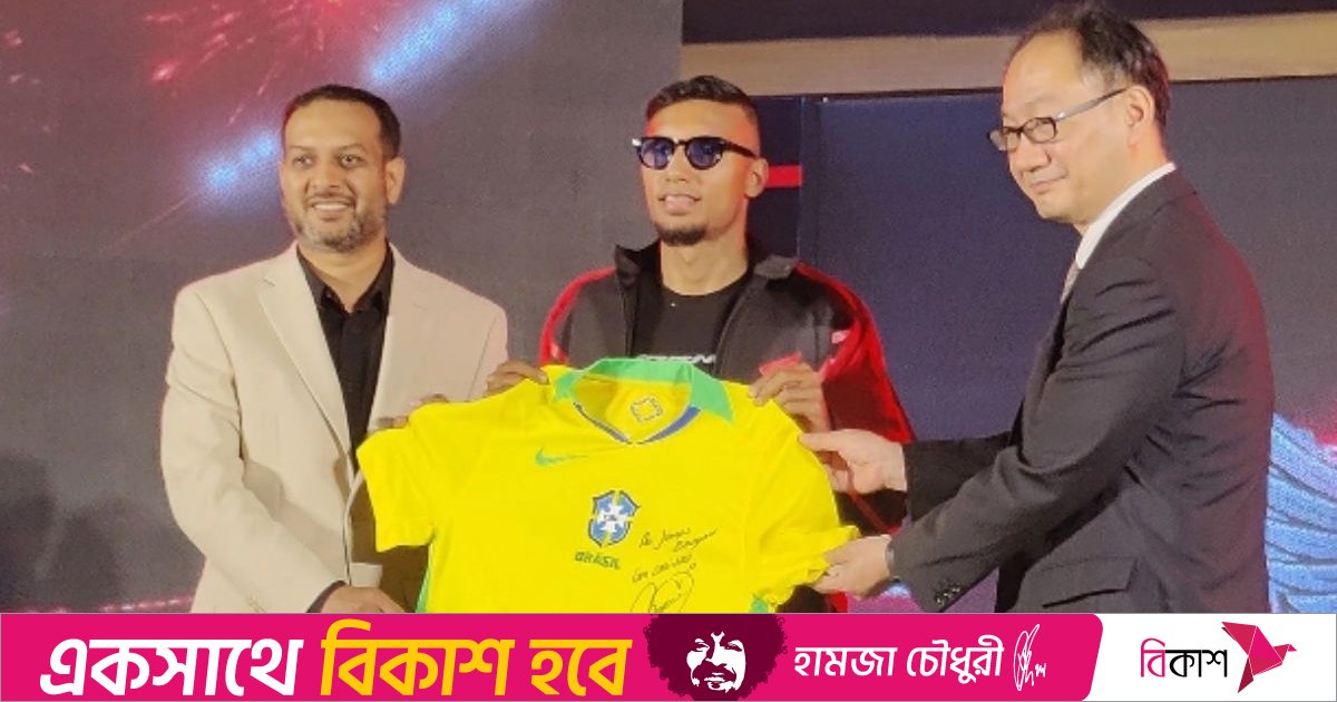 জামাল ভুঁইয়াকে স্বাক্ষরিত জার্সি পাঠিয়েছেন নেইমার