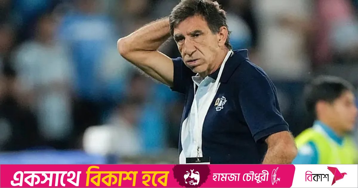 ম্যাচ চলাকালে ধূমপান করলেন আর্জেন্টাইন কোচ