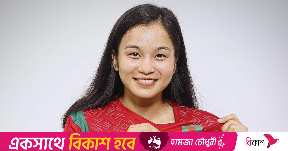 বেগম রোকেয়া পদক পাচ্ছেন ফুটবলার ঋতুপর্ণা