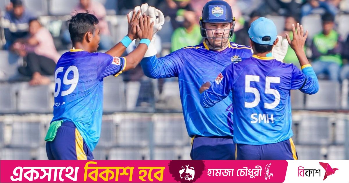 বিপিএলে বিরল রেকর্ড গড়লেন ইংলিশ ক্রিকেটার 