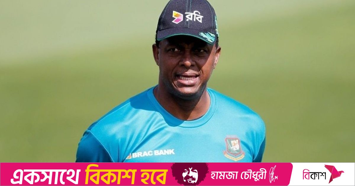 বিশ্বকাপে জিম্বাবুয়ের বোলিং পরামর্শক কোর্টনি ওয়ালশ