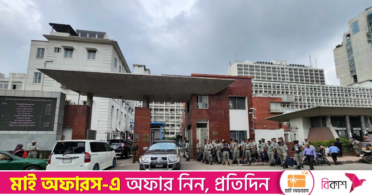 আন্দোলন করে চাপের মুখে, চাকরি হারানো ও বেতন না পাওয়ার ভয়