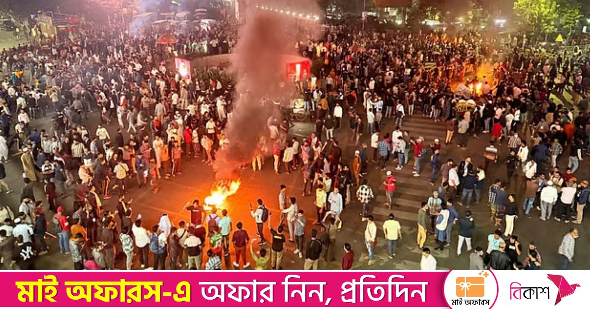 তিন ঘণ্টা পর সড়ক ছাড়লেন মোবাইল ব্যবসায়ীরা, যান চলাচল স্বাভাবিক