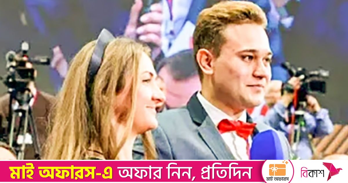 পুতিনের সংবাদ সম্মেলনে প্রেমিকাকে বিয়ের প্রস্তাব সাংবাদিকের, অতপর...