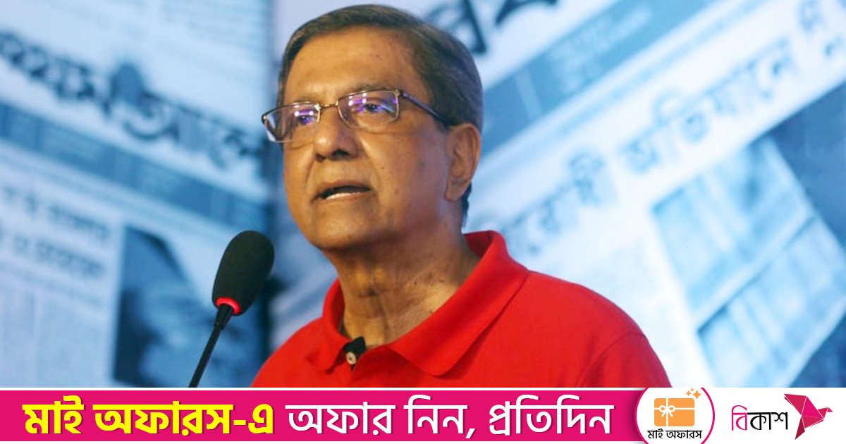 বিএনপির সময় গণমাধ্যম তুলনামূলক বেশি স্বস্তিদায়ক অবস্থায় ছিল: মতিউর রহমান