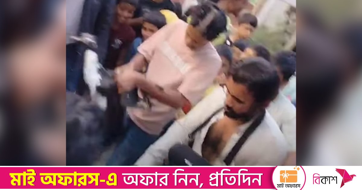মাথার চুল কেটে গলায় ঝুলানো সাউন্ডবক্সে গান, নাচতে বাধ্য করা হলো ২ তরুণকে