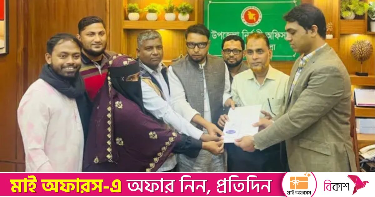 হাসনাত আবদুল্লাহ পক্ষে মনোনয়নপত্র সংগ্রহ করলেন জুলাই শহীদ পরিবারের সদস্যরা