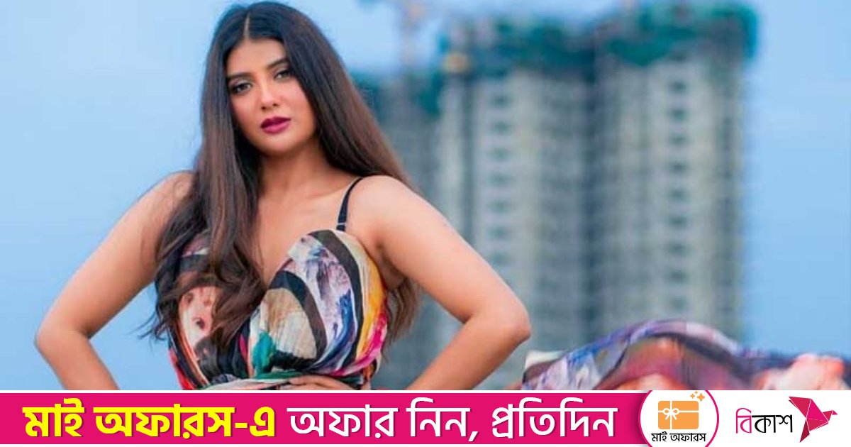 বিজেপি ছেড়ে তূণমূলে যোগ দিলেন অভিনেত্রী পার্নো মিত্র