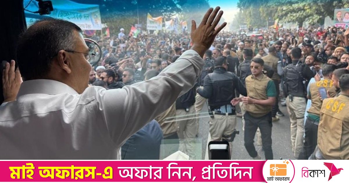 স্মৃতিসৌধের পথে তারেক রহমান