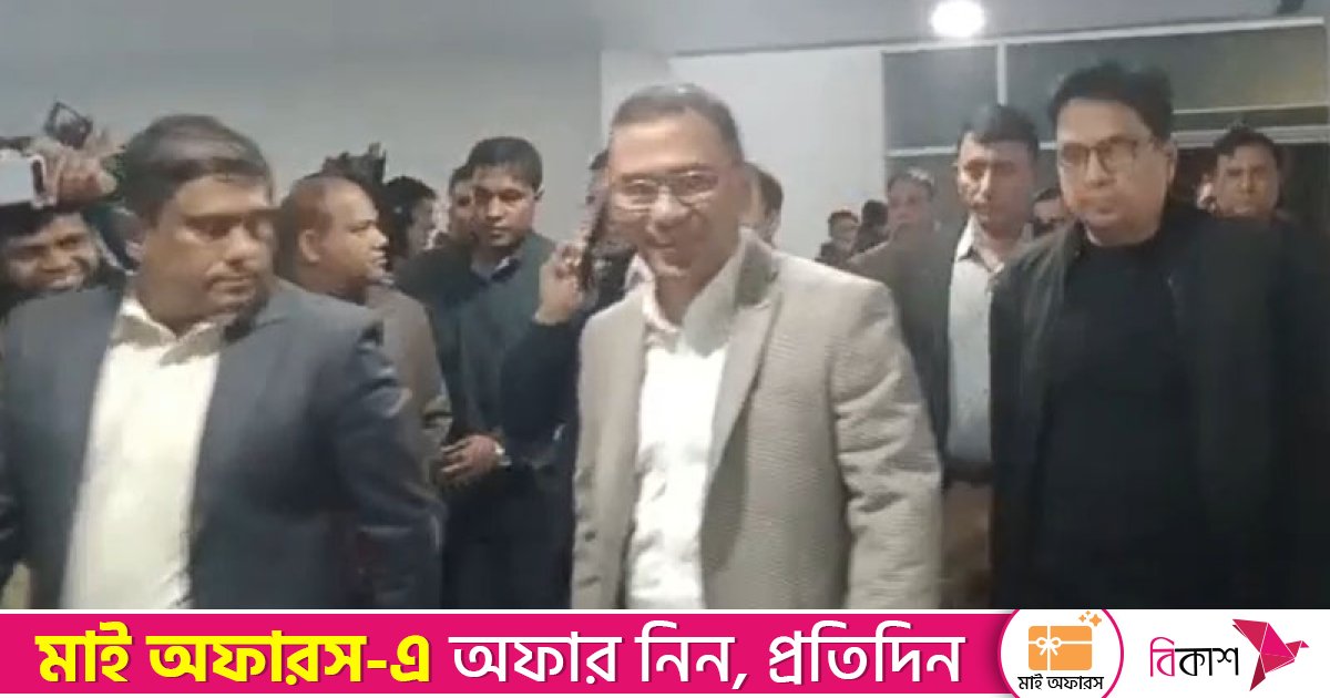 খালেদা জিয়াকে দেখতে হাসপাতালে তারেক রহমান