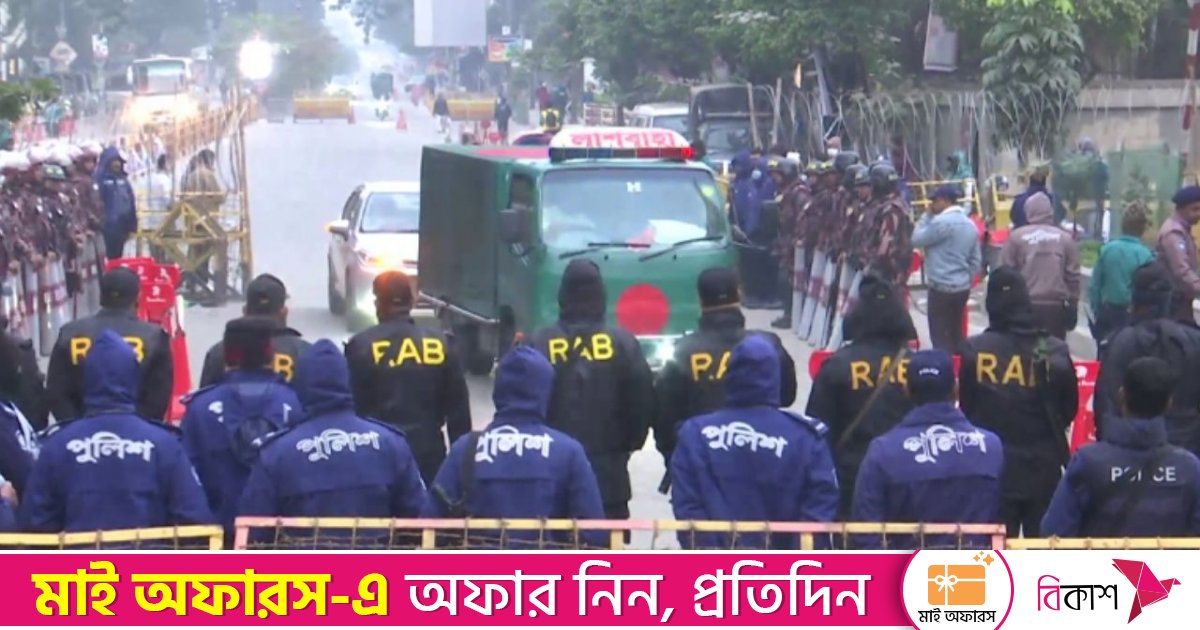 বাসভবন ফিরোজার পথে খালেদা জিয়ার মরদেহ