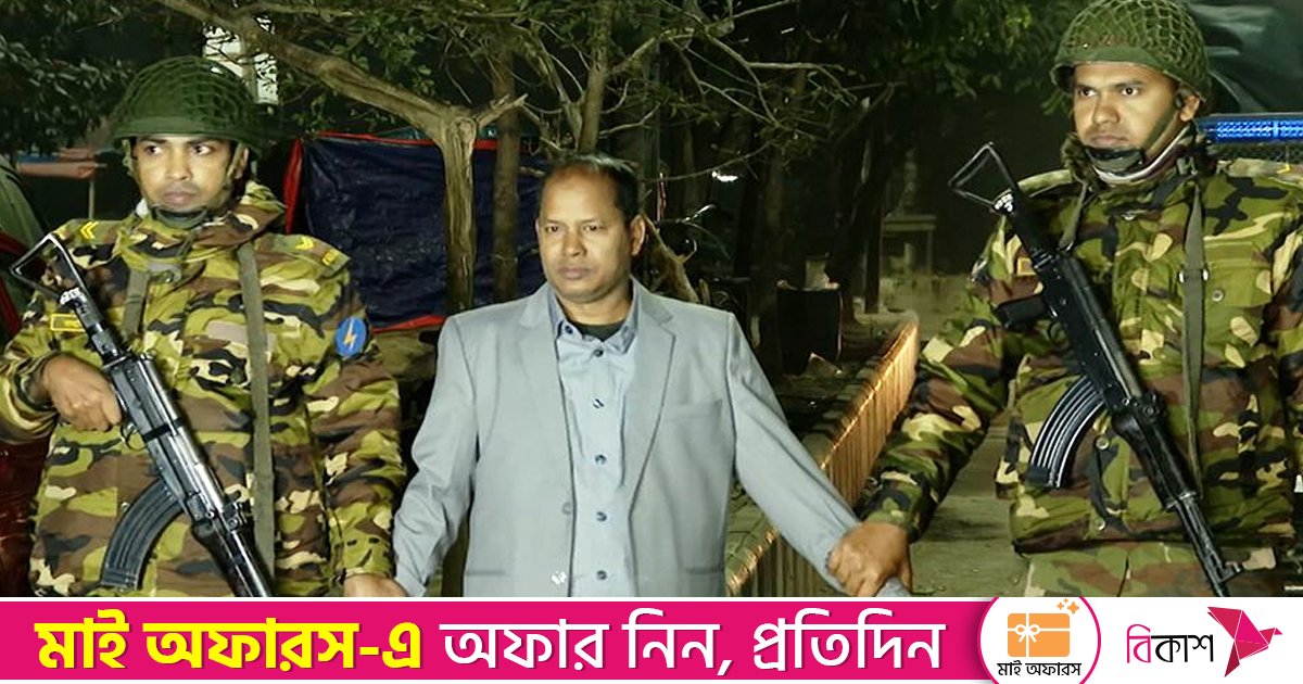প্রাথমিক শিক্ষক নিয়োগ পরীক্ষার প্রশ্নফাঁসের চেষ্টার অভিযোগে আটক ২