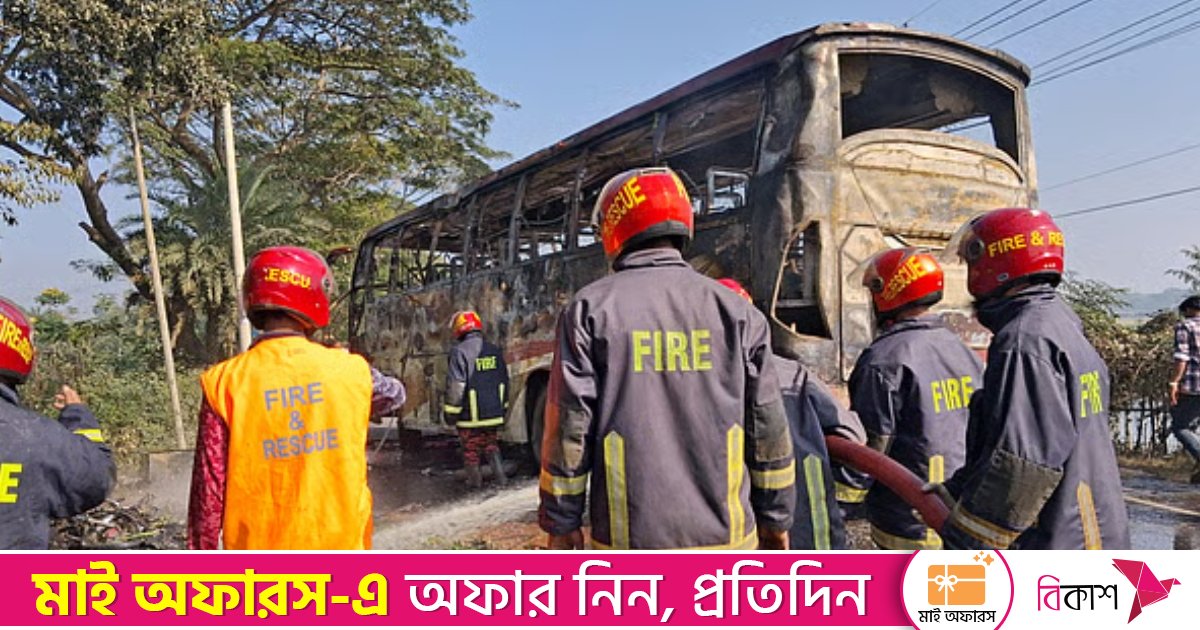 লাইসেন্স-ফিটনেস ছাড়াই মহাসড়কে দাপিয়ে বেড়াচ্ছিল লক্করঝক্কর বাসটি