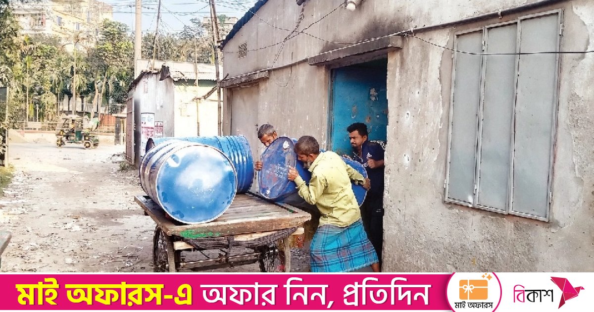 কেরানীগঞ্জের আবাসিক এলাকায় পাঁচ শতাধিক অবৈধ রাসায়নিক গুদাম