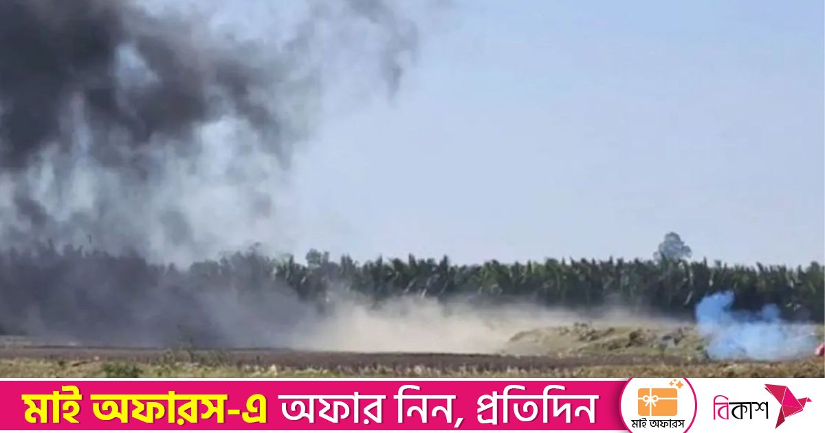 টেকনাফের হোয়াইক্যং সীমান্তে আতঙ্ক, ঘরবাড়ি ছাড়ছে মানুষ