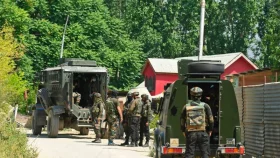 কাশ্মির থেকে সেনা প্রত্যাহারের কথা ভাবছে ভারত