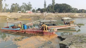 ফসলি জমিতে বালু রাখতে নিষেধ করায় প্রাণনাশের হুমকি&nbsp;